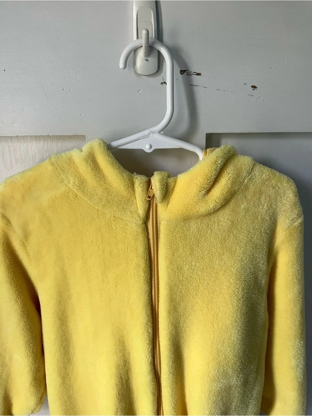 N/A soft yellow